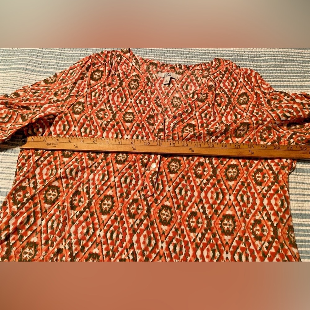 Relaxed V Neck 3/4 Sleeve Blouse - Picture 10 of 13